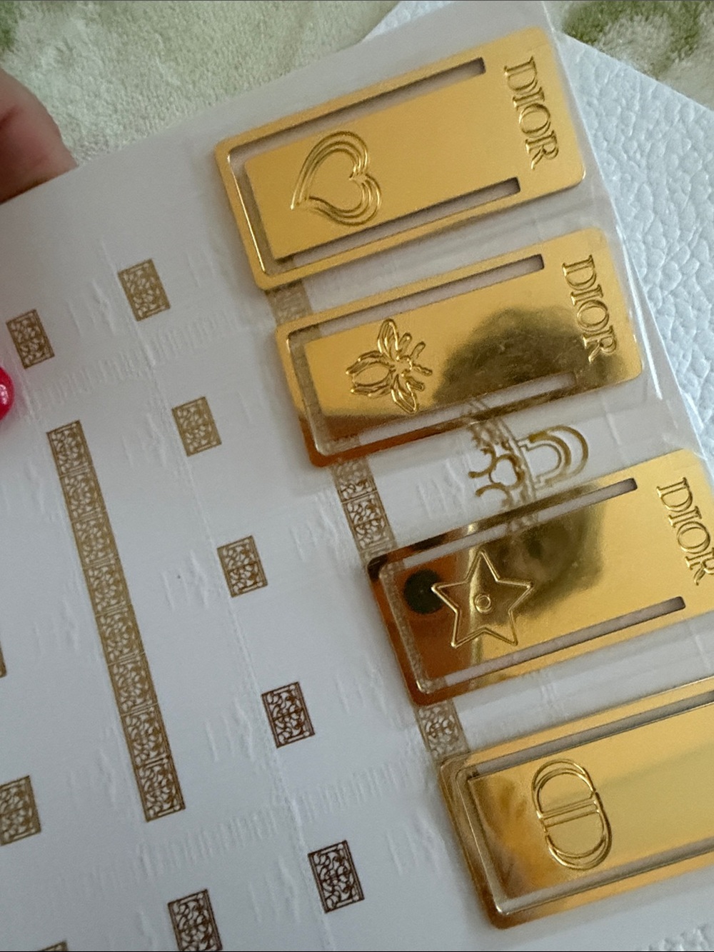 Dior Gold-Tone Decorative Bookmarks set of 4 with Cardboard Envelope GWP - Picture 3 of 6